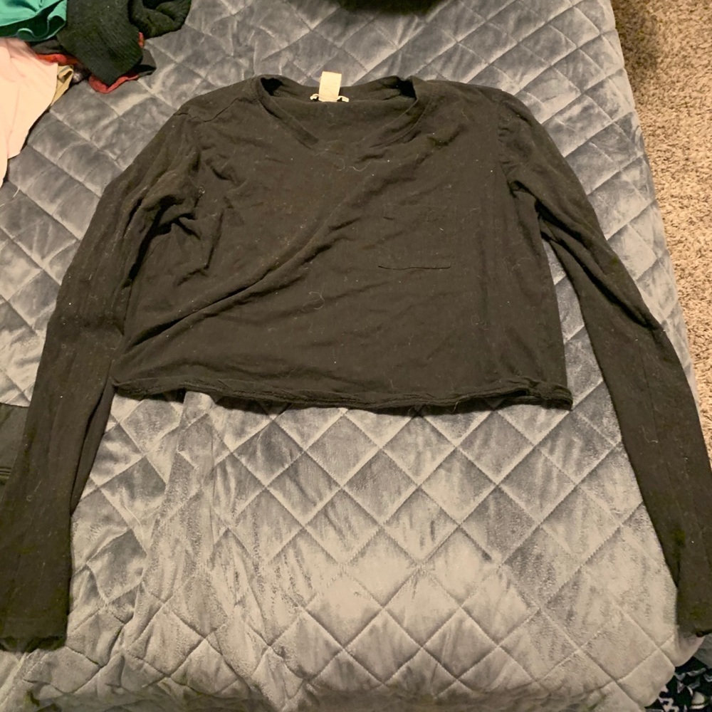 Black long sleeve crop top